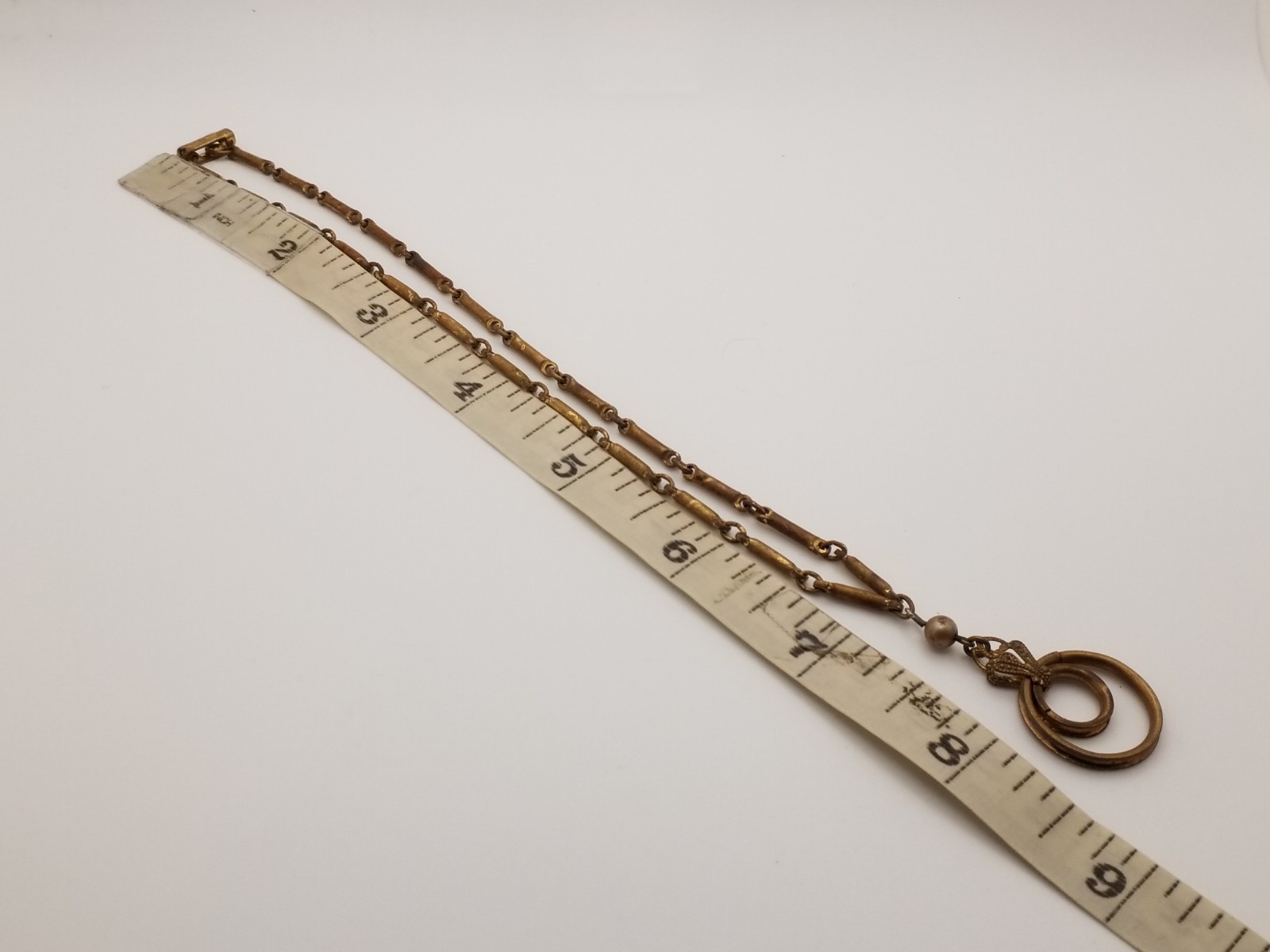 Antique Gold Tone Bar-Link Style Chain Necklace Door Knocker Pendant Circles 14″