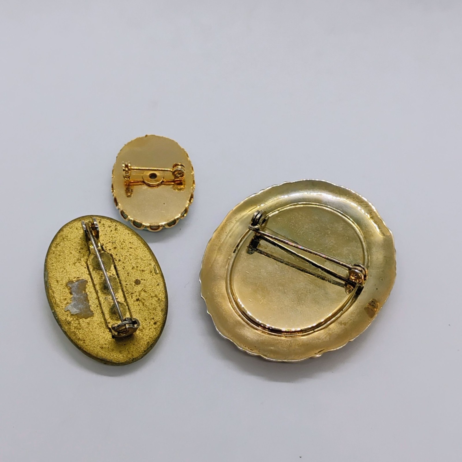 Vintage Lot of 3 Painted Floral Brooches Violet Pansy Rose Cameo Style Gold Tone