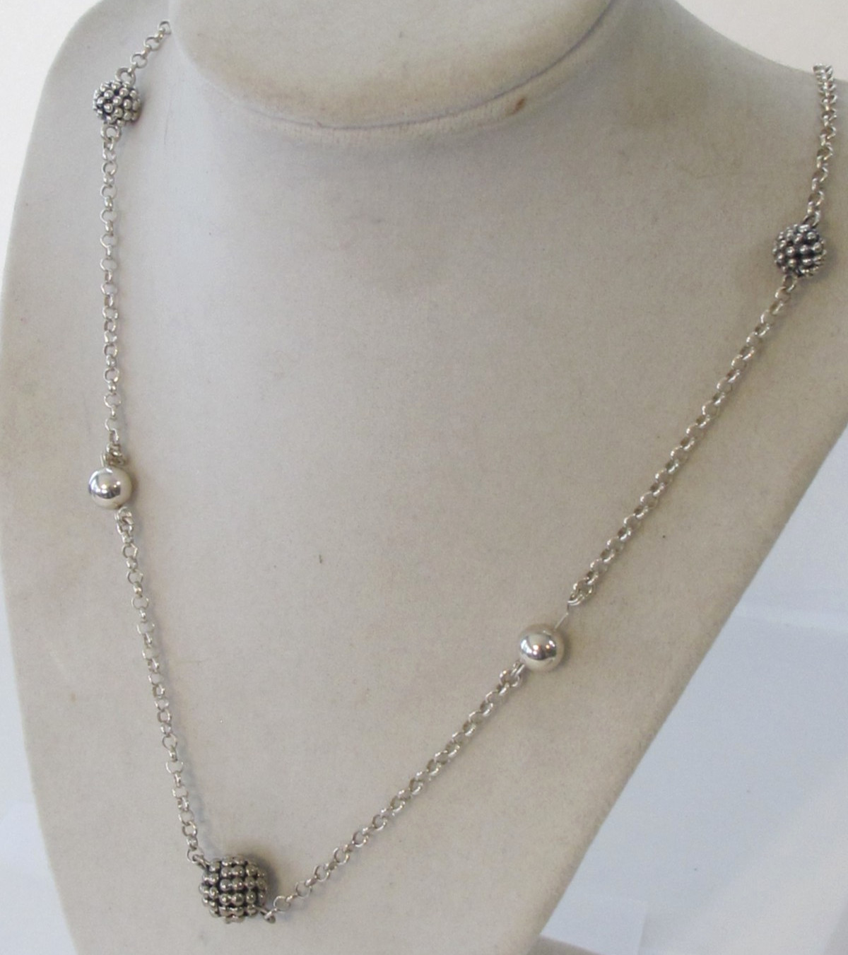 Vtg Michael Dawkins Sterling Silver Popcorn & Smooth Bead Station Necklace 22″