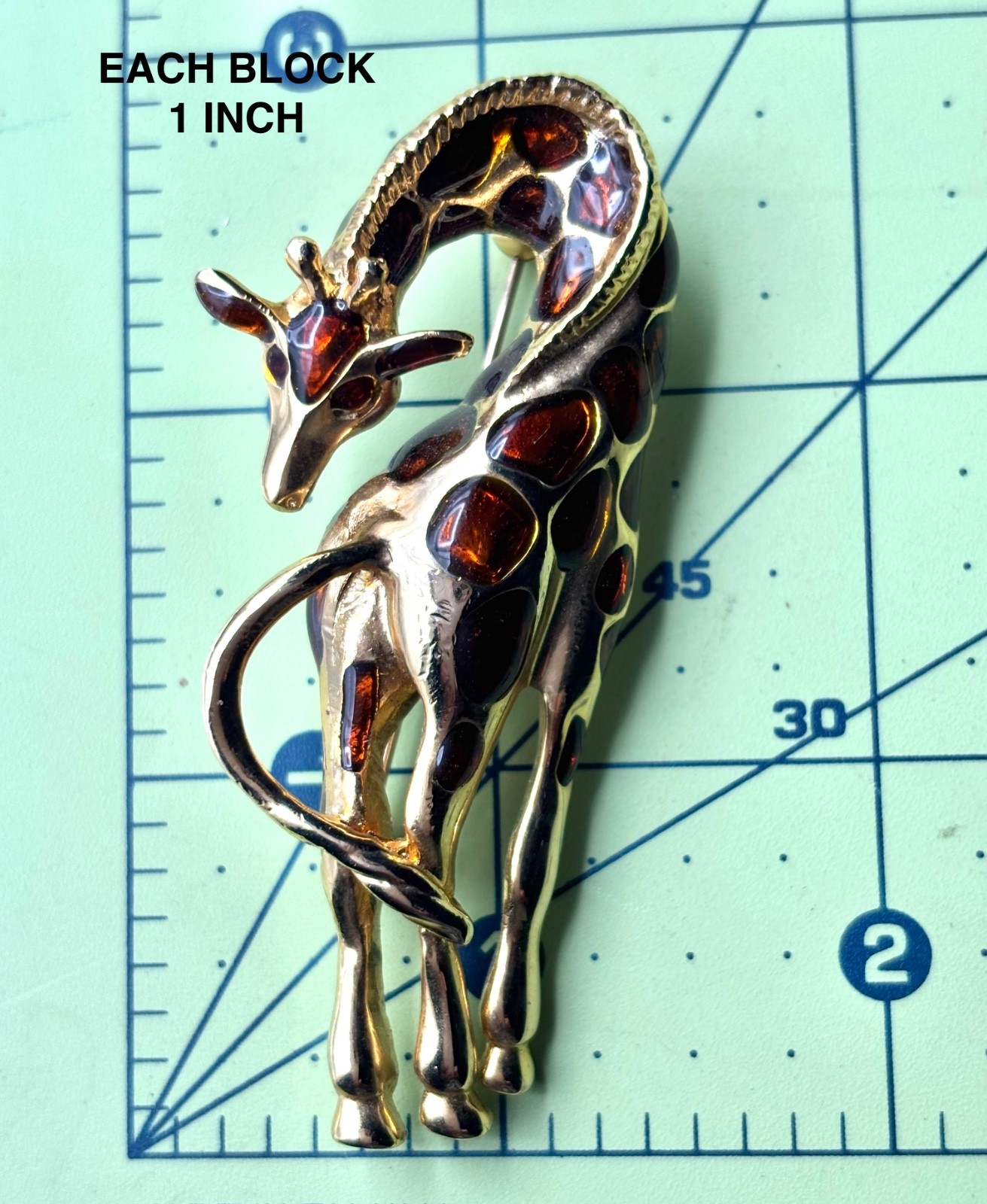 Whimsical Long neck Giraffe Fashion brooch~figural animal pin~ Excellent Cond.