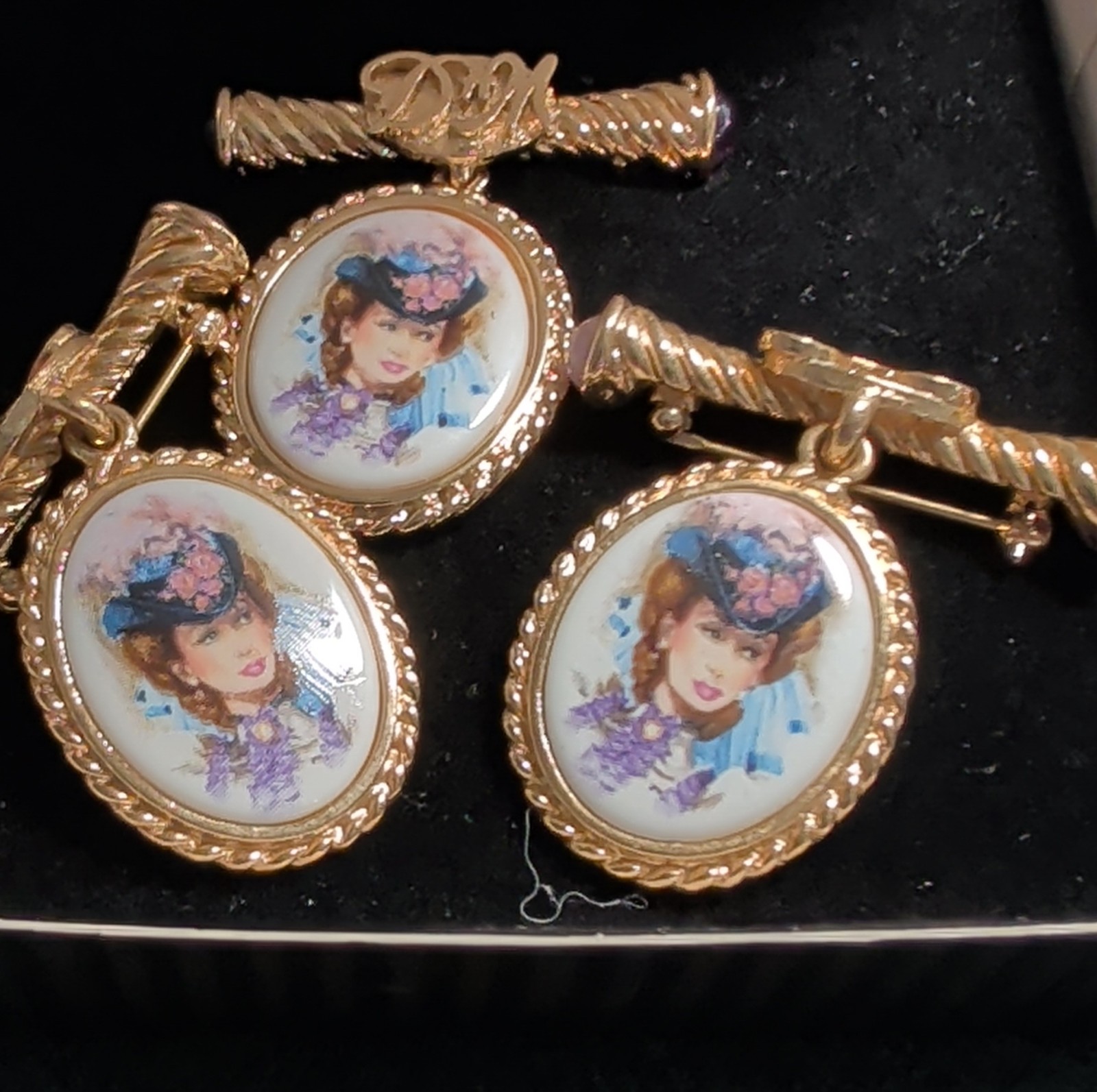 Vintage Art Portrait Brooch & Earrings Jewelry Set Gold Tone Enamel Floral Hat