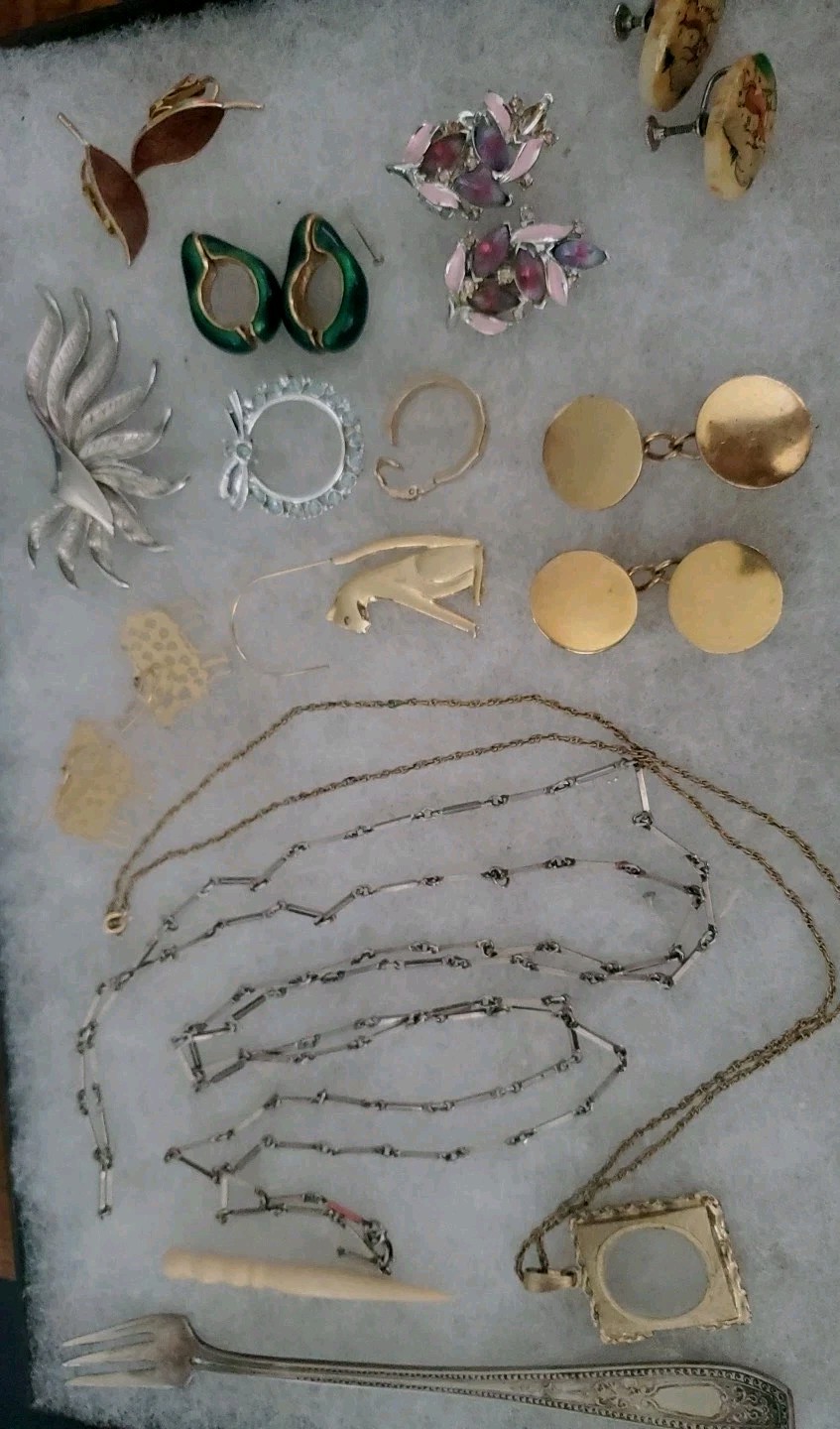 Vintage Jewelry Lot Mixed Estate Collectibles ~ AP2