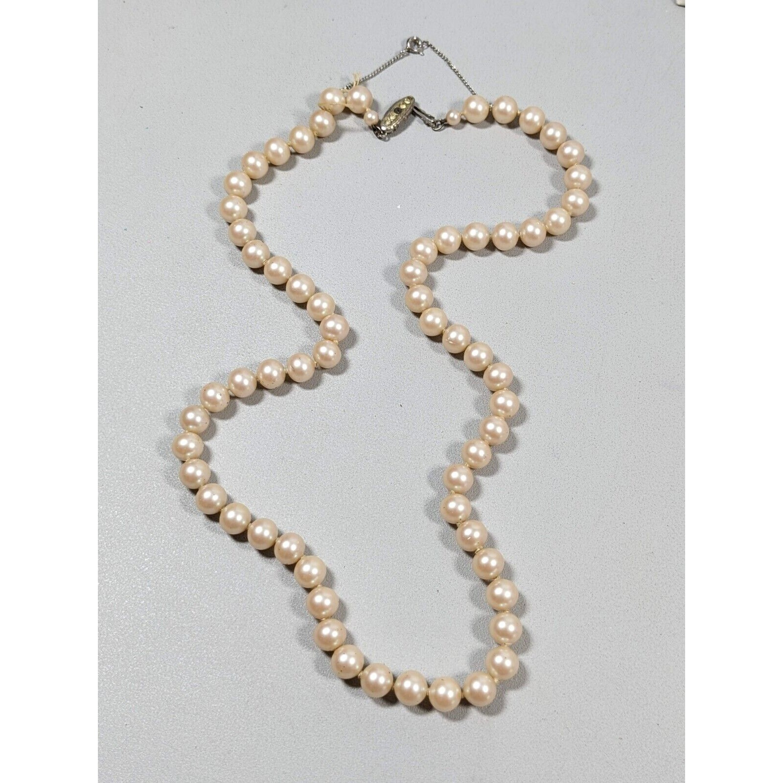 Vintage Ivory Color Glass Faux Pearl Silver Tone Safety Chain Necklace 22 inches