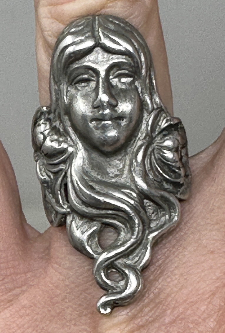 Vintage Maiden or Mermaid Figural Art Nouveau Cast Pewter Repousse Ring Size 7