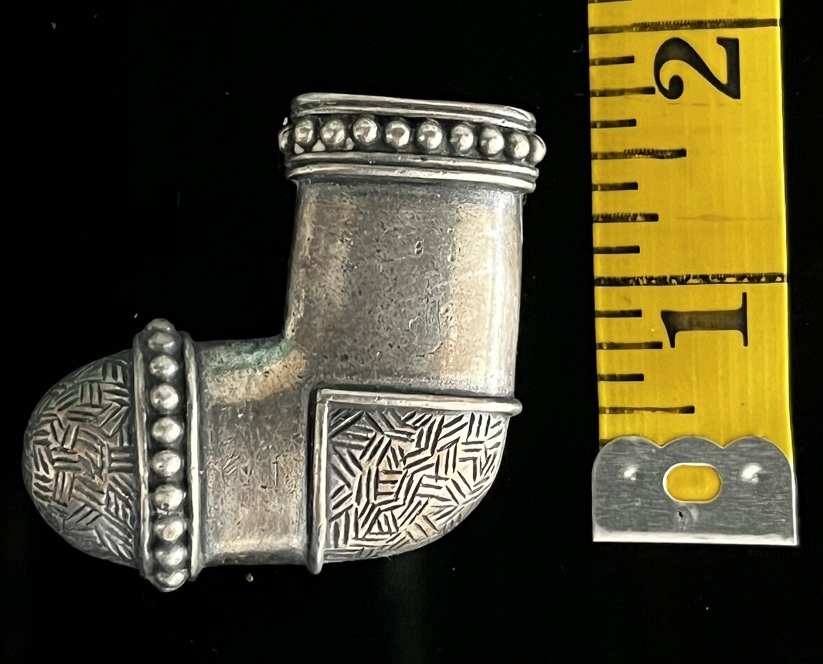 Vintage 1980s / 1990s Rare Retro Textured Silver Tone Signed Newpro Brooch Pin
