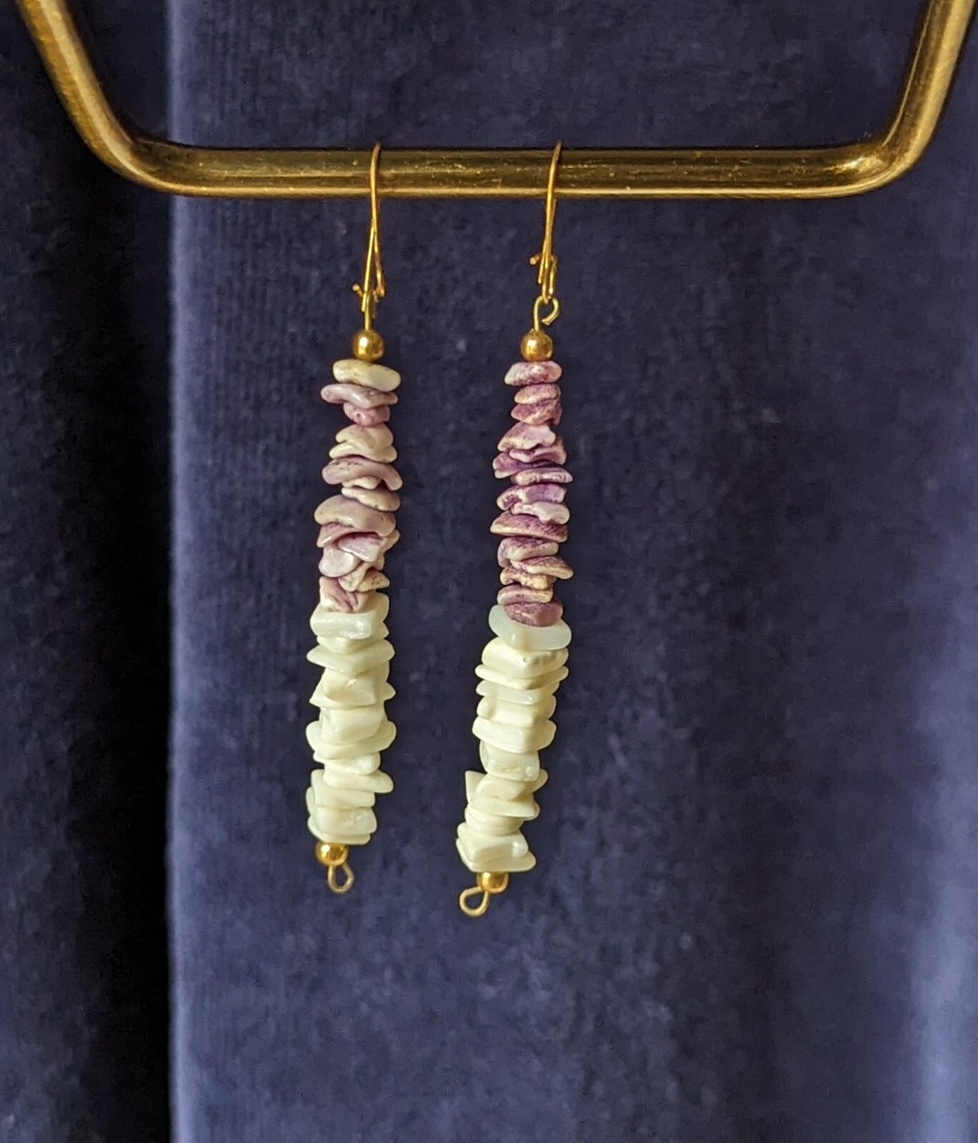 Vintage Purple White SHELL CHIP 3″ Dangle BEACH Hook PIERCED Earrings
