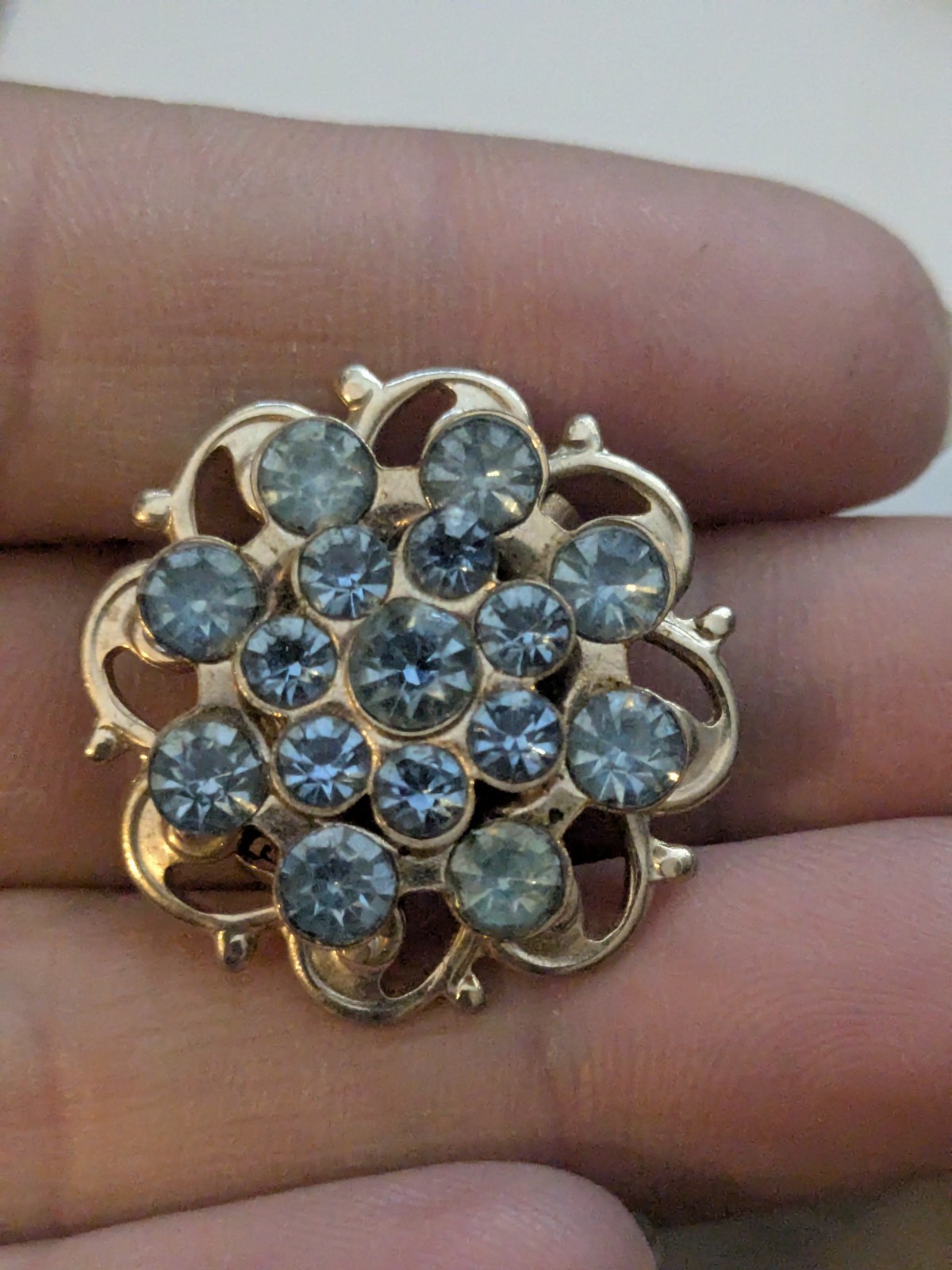 20+ vintage pins, hearts, butterfly,flowers & more