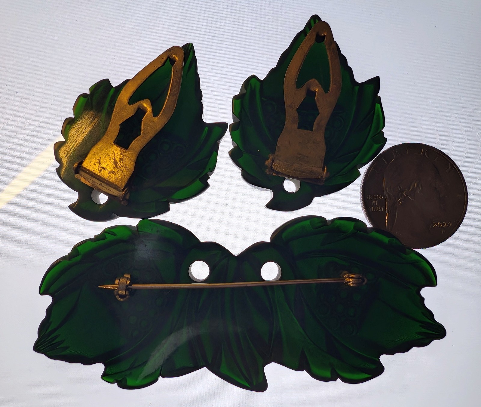 Lot Of 3 vintage bakelite carved pierced large pin & clip set. Acorns Dark Green