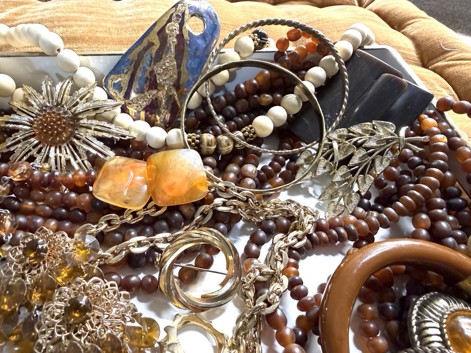 Hand Curated 20 Pc VINTAGE Earthtones Costume Jewelry Necklace Bracelet Lot V7
