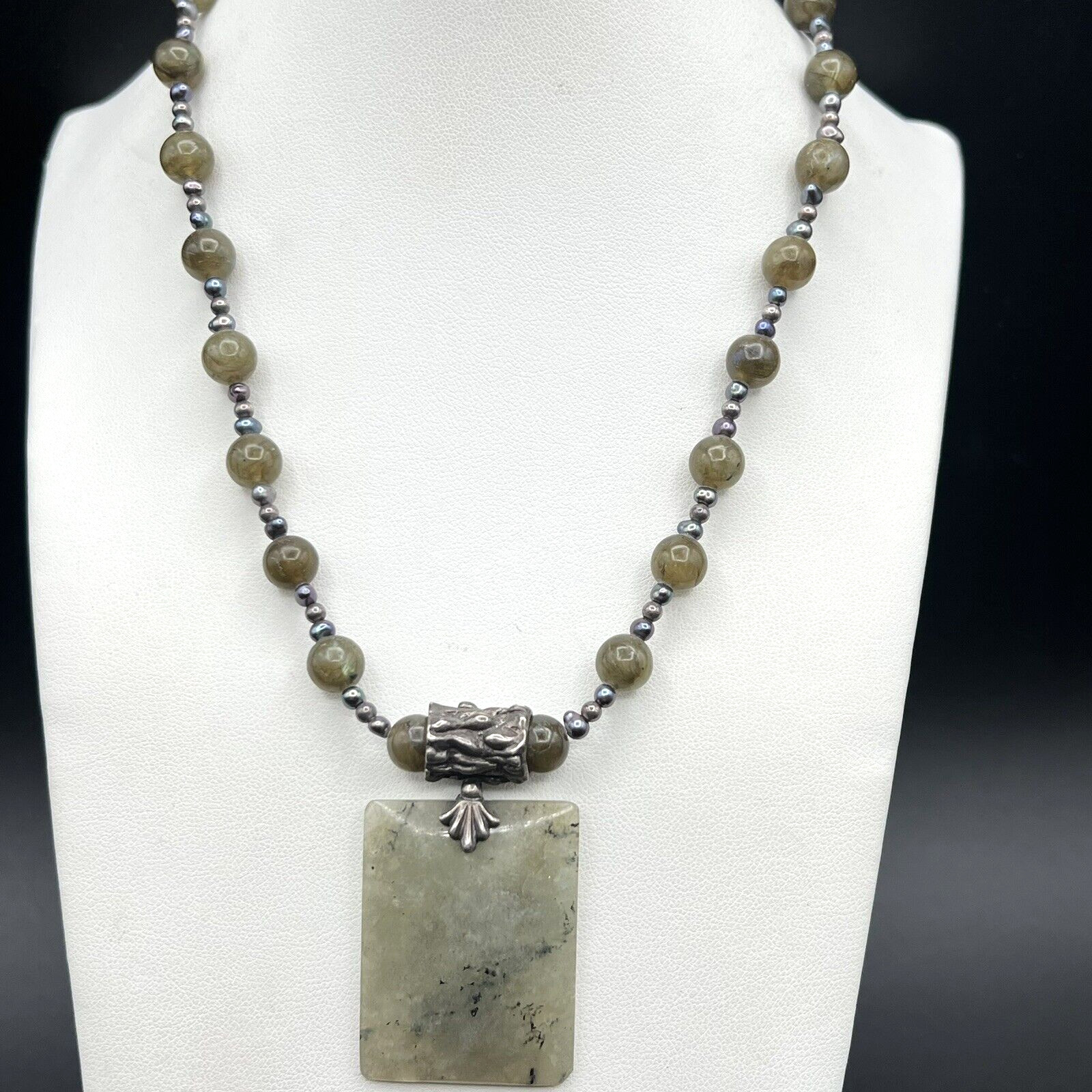 Vintage Green Stone & Purple Peacock Pearl Sterling Silver Pendant Necklace