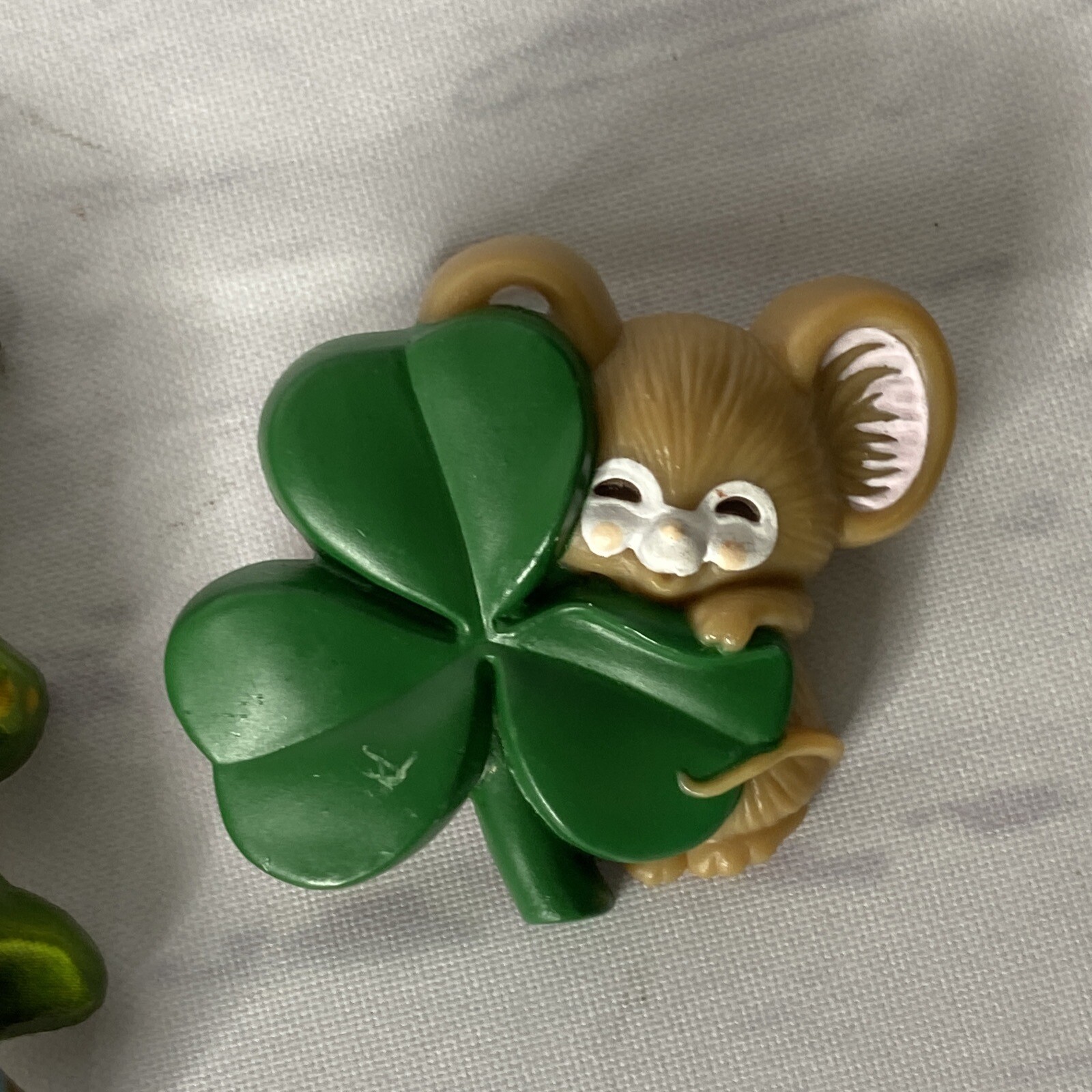 2 VTG 80s HALLMARK Irish St Patrick Day Shamrock Mouse Leprechaun Brooch Pins