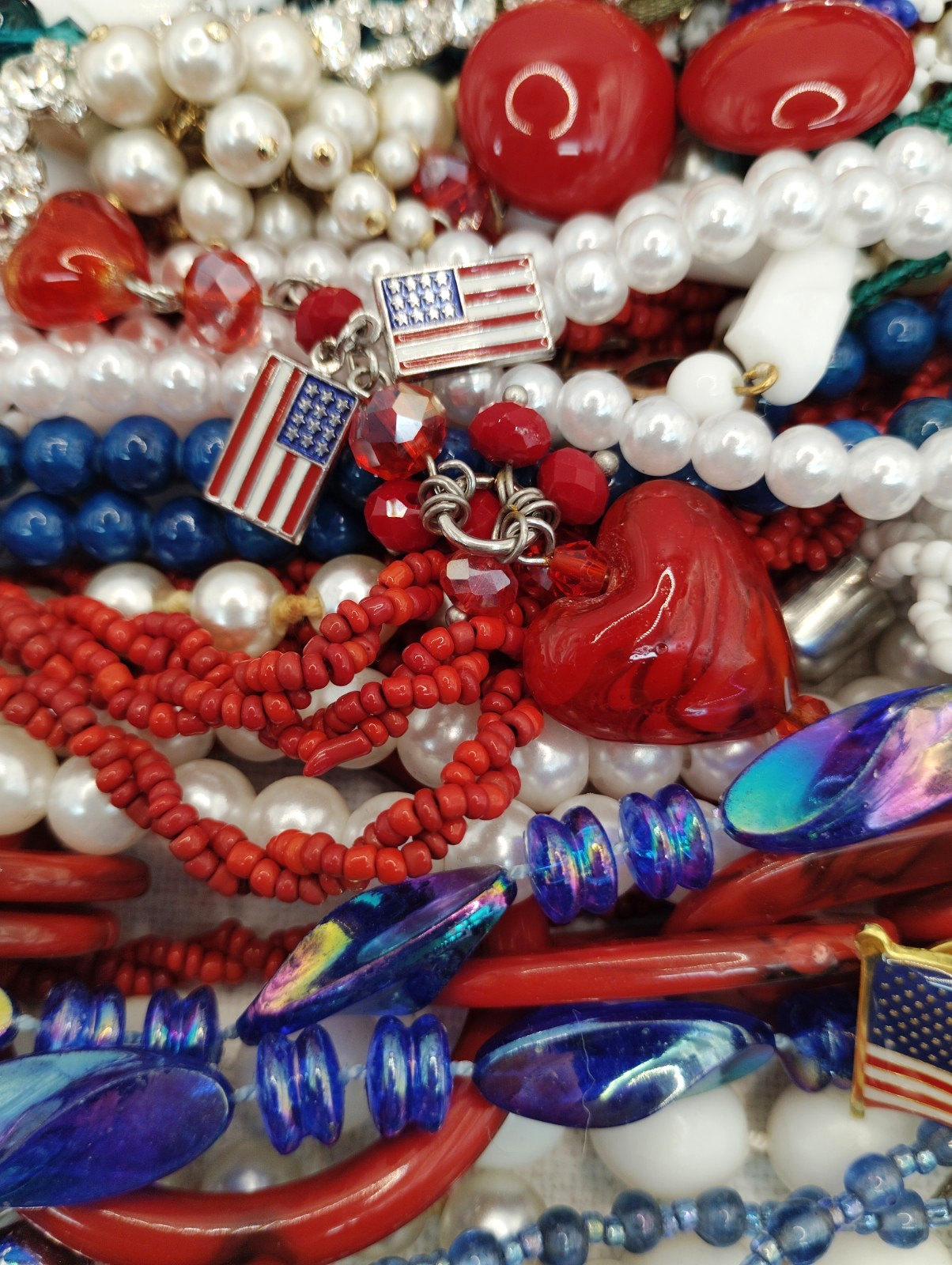 135 Vtg Wearable Pcs RED, WHITE & BLUE Patriotic Mixed Lot, FREE SHIP! Lot#681