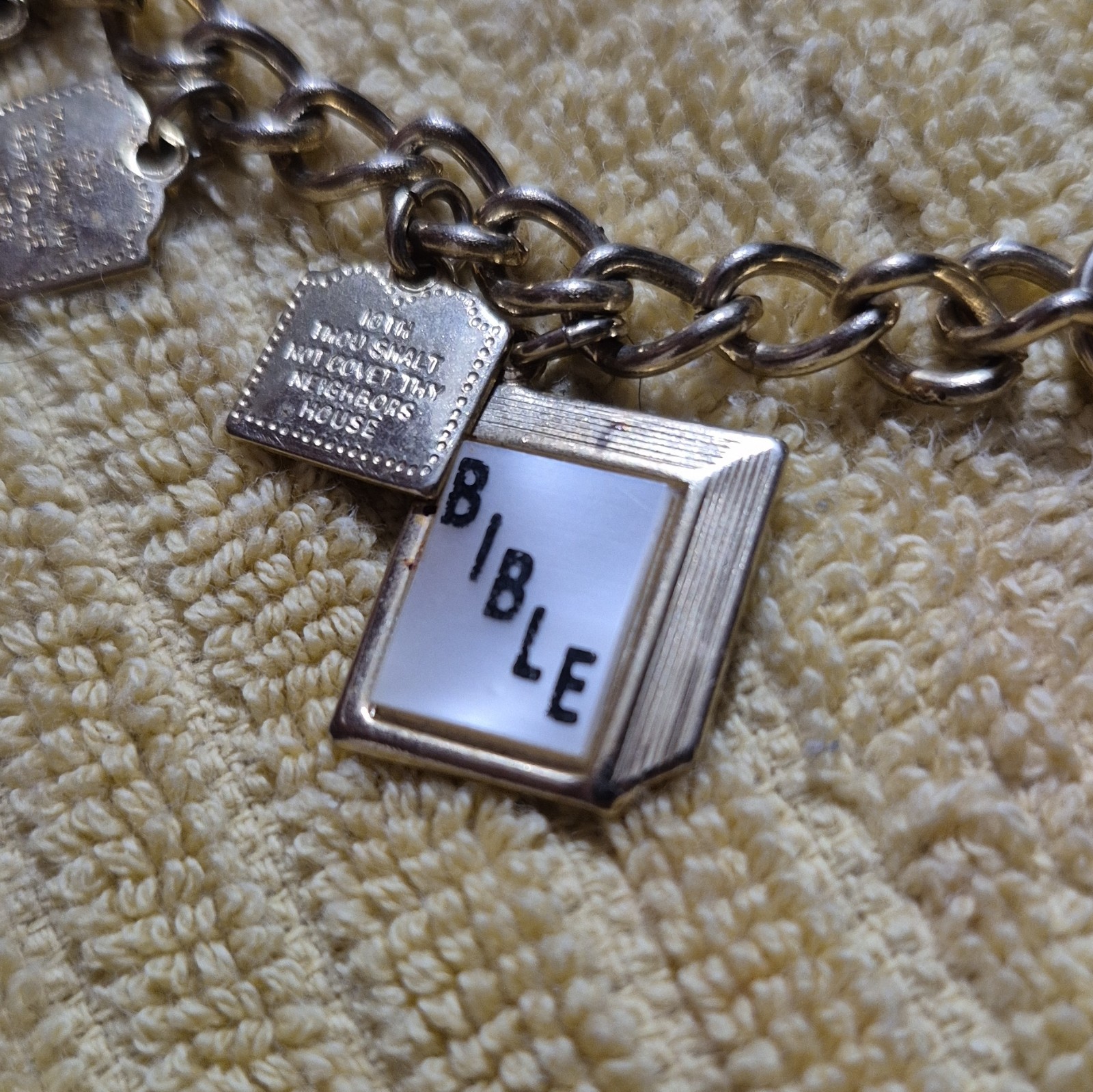 Vintage 1950s Ten Commandments Gold Tone Charm Bracelet Pearl Bible 6”
