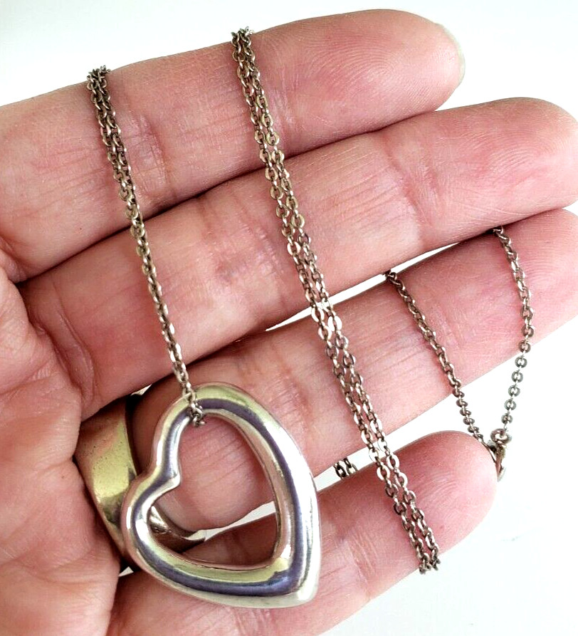 Vintage Open Heart Silver Tone Pendant Necklace 23.5″ Cable Chain