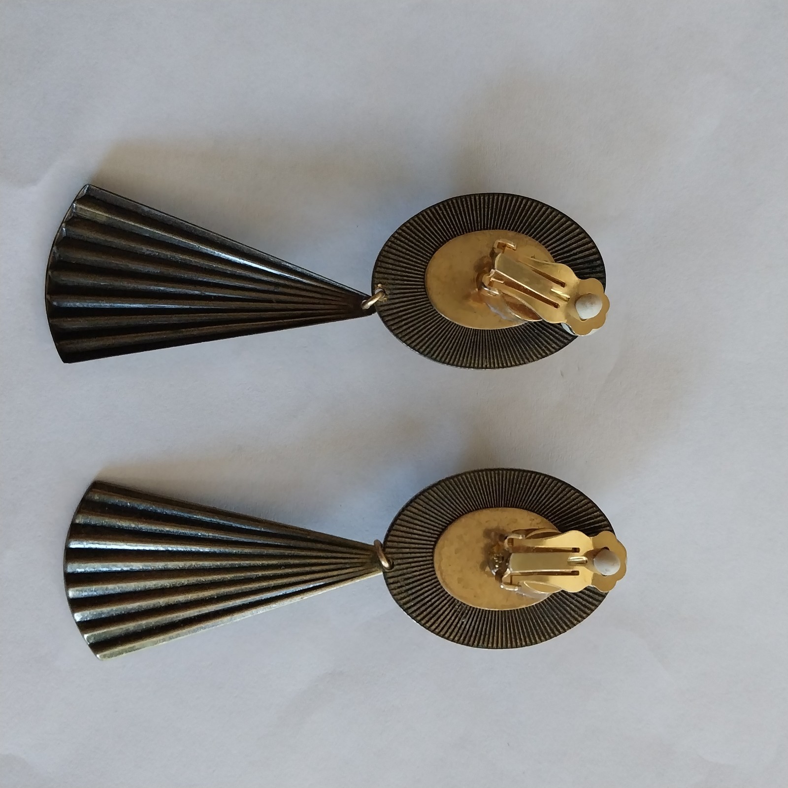 Vtg Bronze Tone Clip On Earrings Chain Multicolor Cabochon Fan Design Tassel 3″