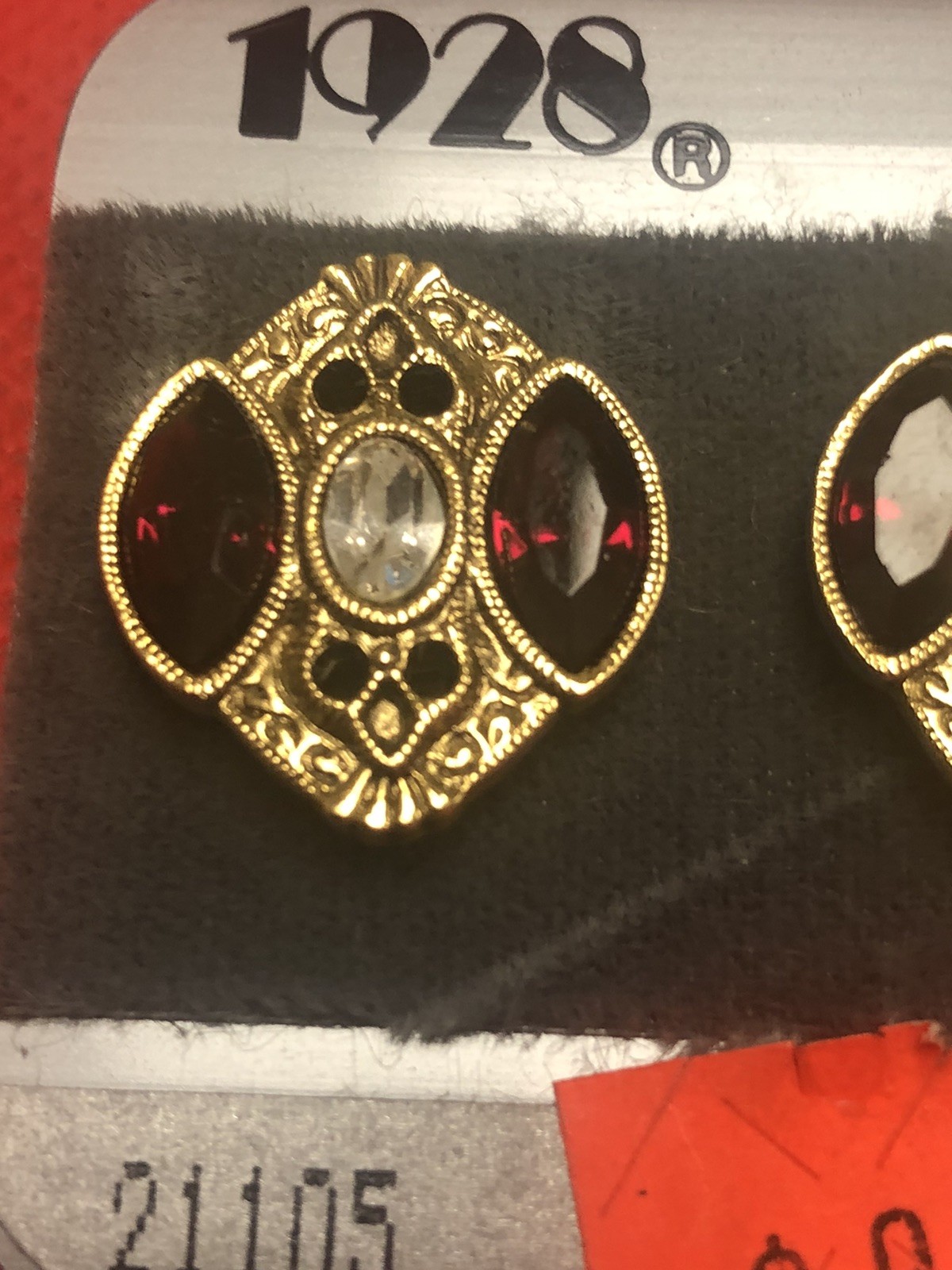 VTG NOS NWT 1928 BRAND GOLD TONE CLEAR& GARNET COLORED STUD EARRINGS