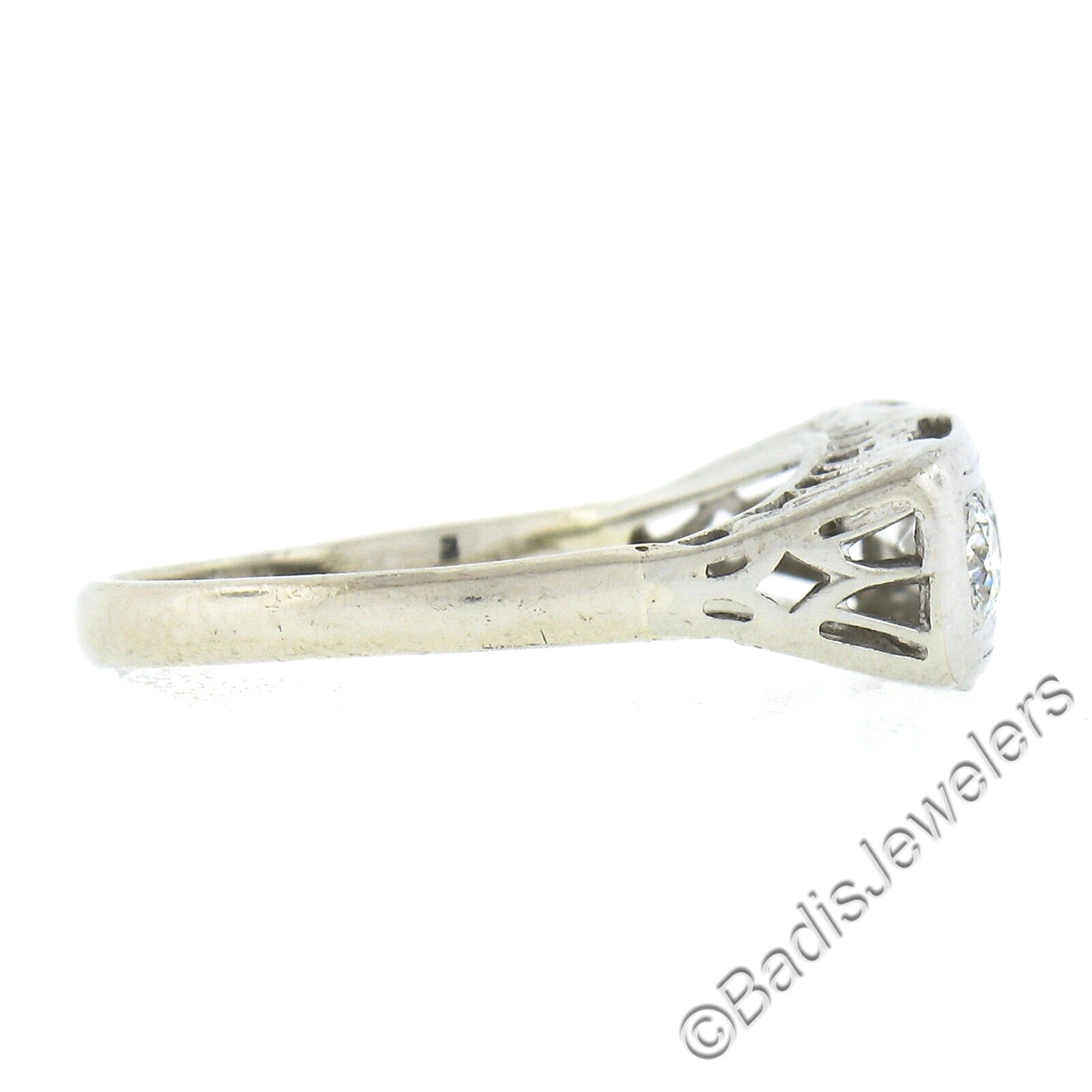 Antique Edwardian Platinum & 14K Gold 0.35ctw Diamond Filigree 3 Stone Band Ring