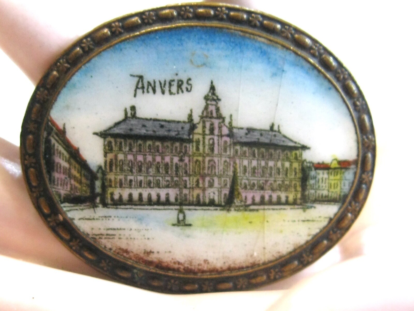 FINE ANTIQUE ANVERS BELGIQUE – ANTWERP BELGIUM SOUVENIR ENAMEL BRASS PIN BROOCH