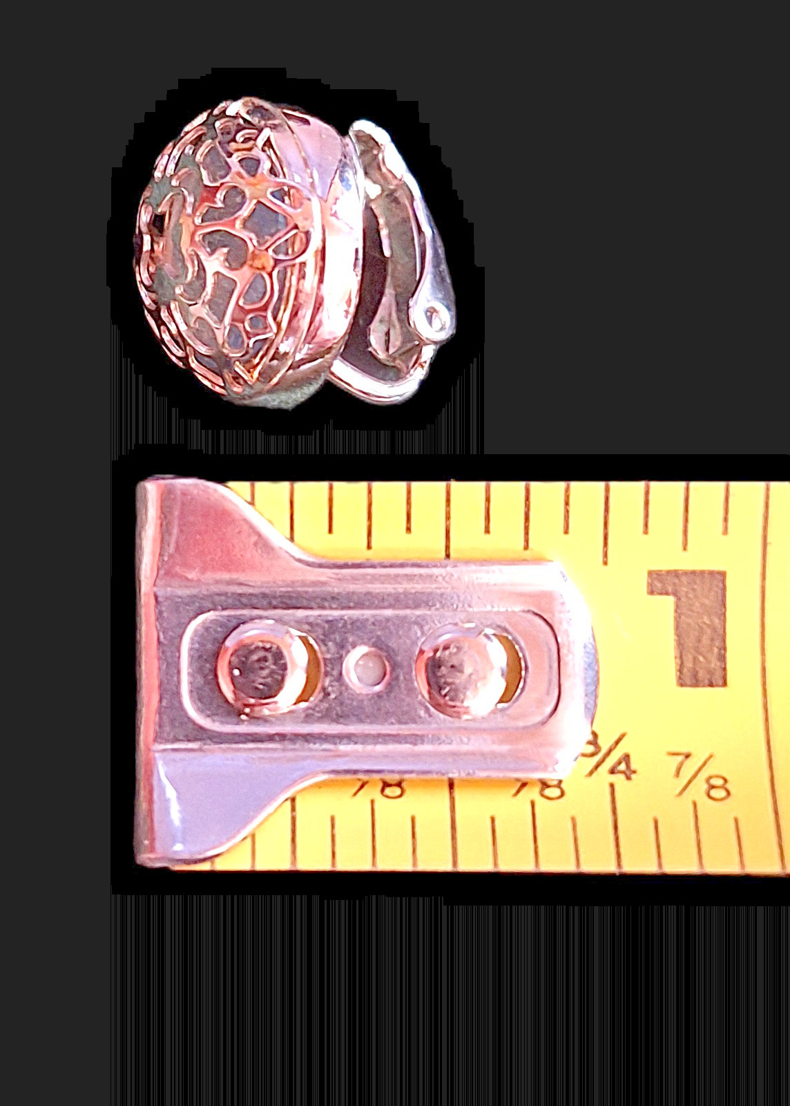 Vtg Avon Round Slver Filigree Button Style Clip Ons w Light Blue Inserted Stone