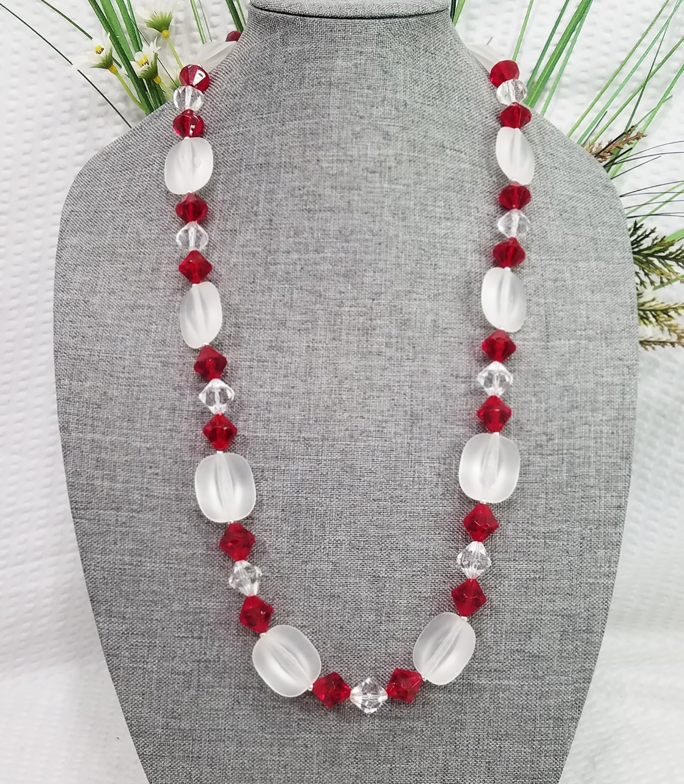 Vintage Chunky Red & Frosted Crystal Acrylic Bead Silver Tone 33″ Long Necklace