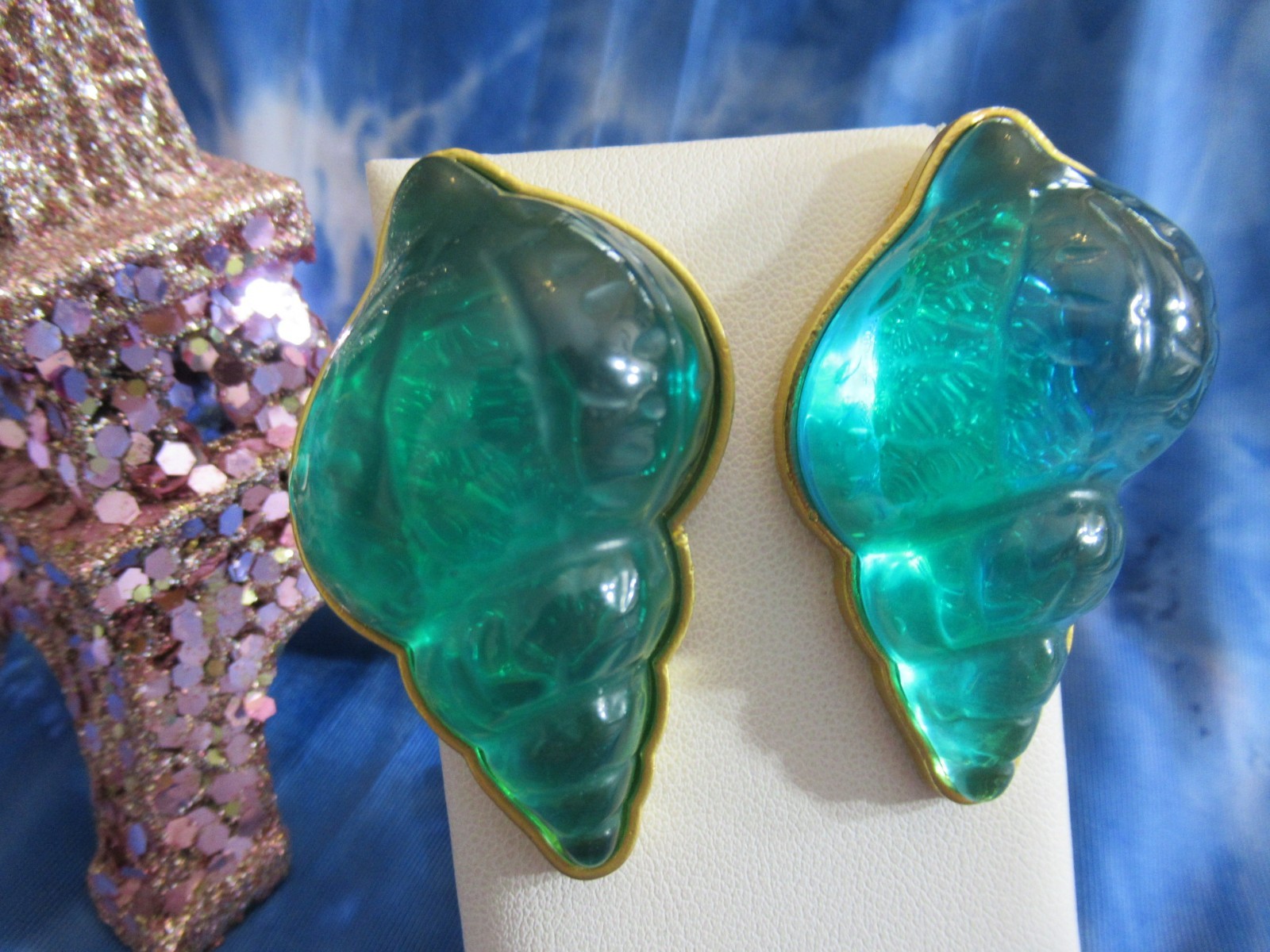 Gripoix Style Seashell Earrings Jelly Resin Gold Runway Statement Conch Shell
