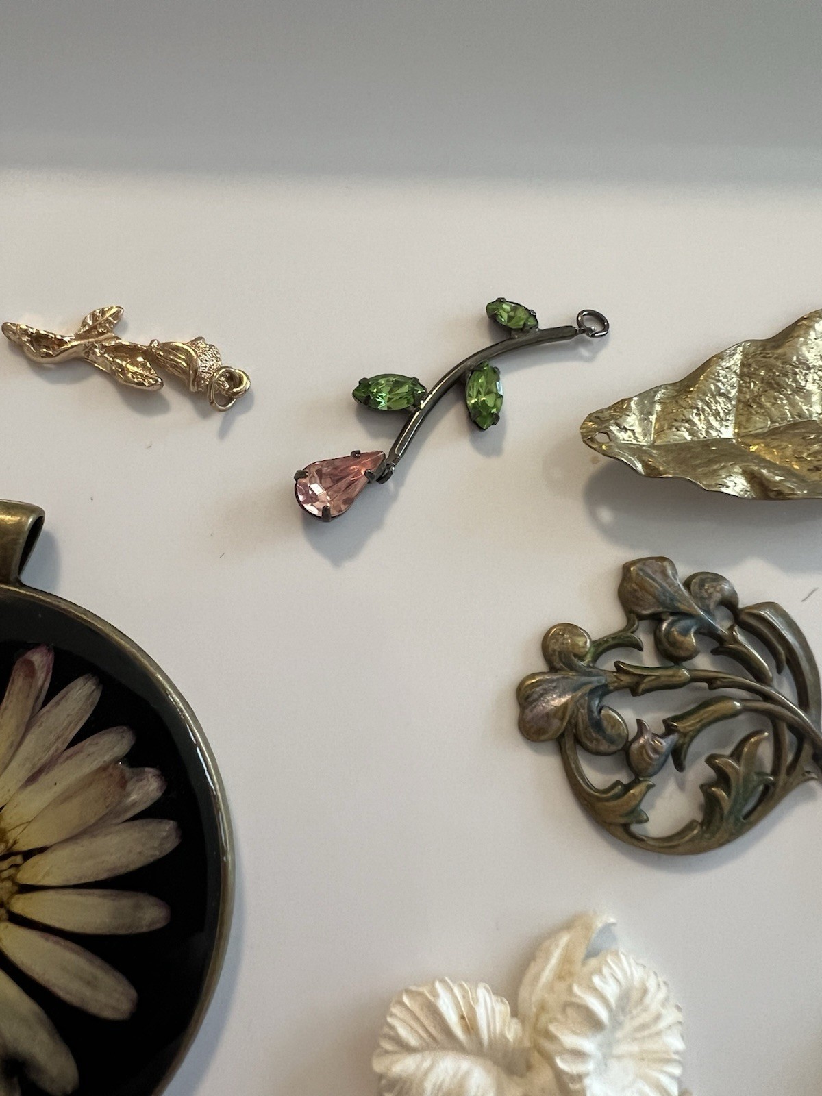 Pendant Charm Lot Resin, Metal, Enamel Flowers Leaves Jewelry Gold & Silver Tone