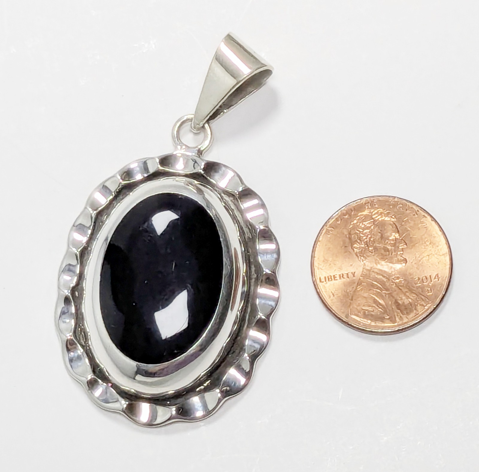 925 Mexico Sterling Silver Black Onyx Pendant 16 grams Preowned