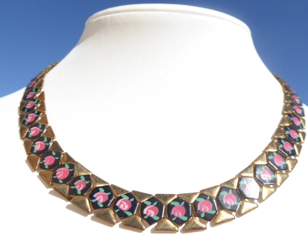 SALE VINTAGE PAINTED RED PINK ROSE FLOWER ENAMEL LINK NECKLACE CLIP EARRINGS SET