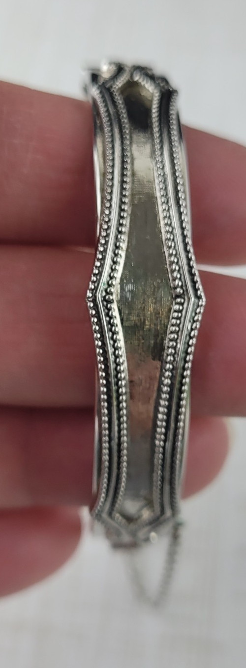 Vintage Whiting Davis Hinged Bangle Bracelet Silver Tone with Safety Clasp 6.5″