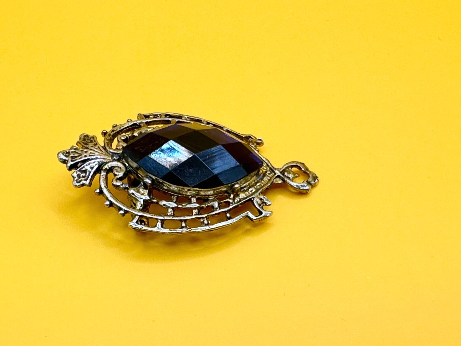 Gold Tone & Faceted Acrylic Dark Blue Stone Brooch Vintage