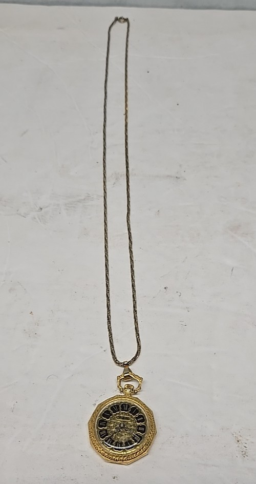 Sheffield Pocket Watch Necklace 26″ Chain Gold Tone Manual Wind Vintage