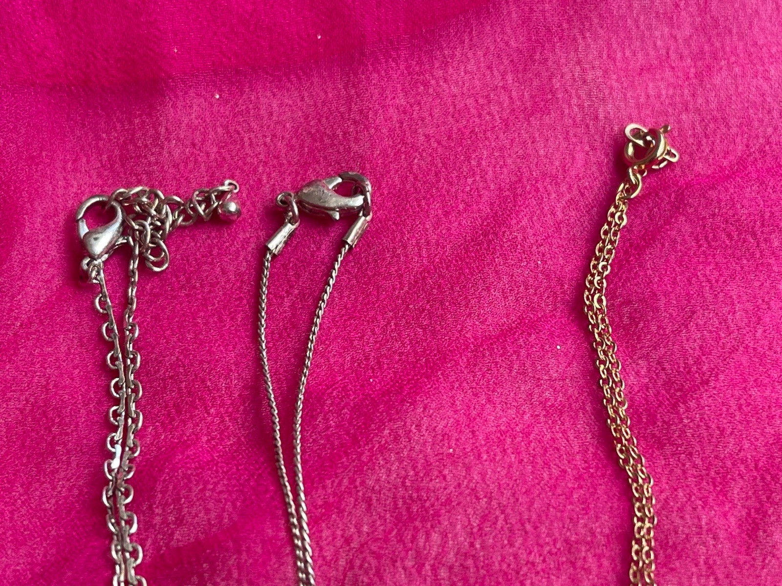 Estate Find All Wearable Pendant Necklaces Jewelry Lot Of 7 Gold /Silver Tone