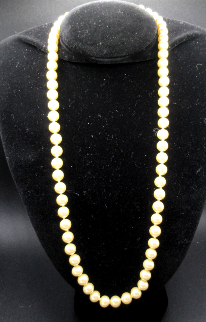 Vintage Japan 24″ Strand Knotted Imitation Pearl Necklace Fish Hook Clasp