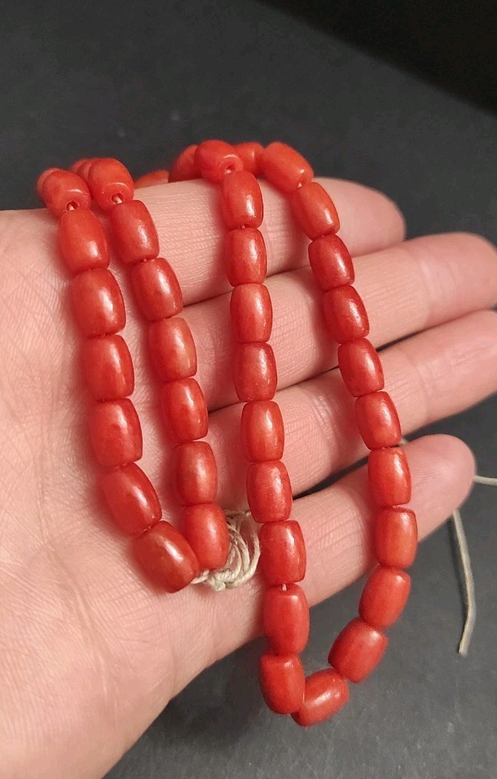 DELIGHTFUL, ANTIQUE, CARVED REAL CORAL BEAD NECKLACE 26,4g