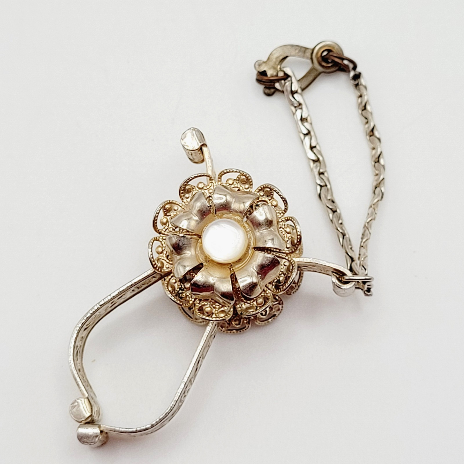 Vintage 1950s Gold Tone MOP Flower Embossed Floral Glove Clip Purse Ring Holder