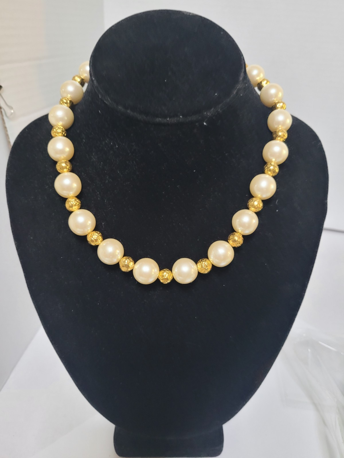 Vintage Faux Pearl Goldtone Filgree Beaded Necklace. 16″ With 3″ Extender