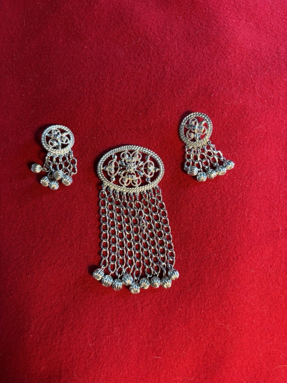 Vintage Sarah Coventry Silver Tone Filigree Chain Fringe Brooch Earrings Set