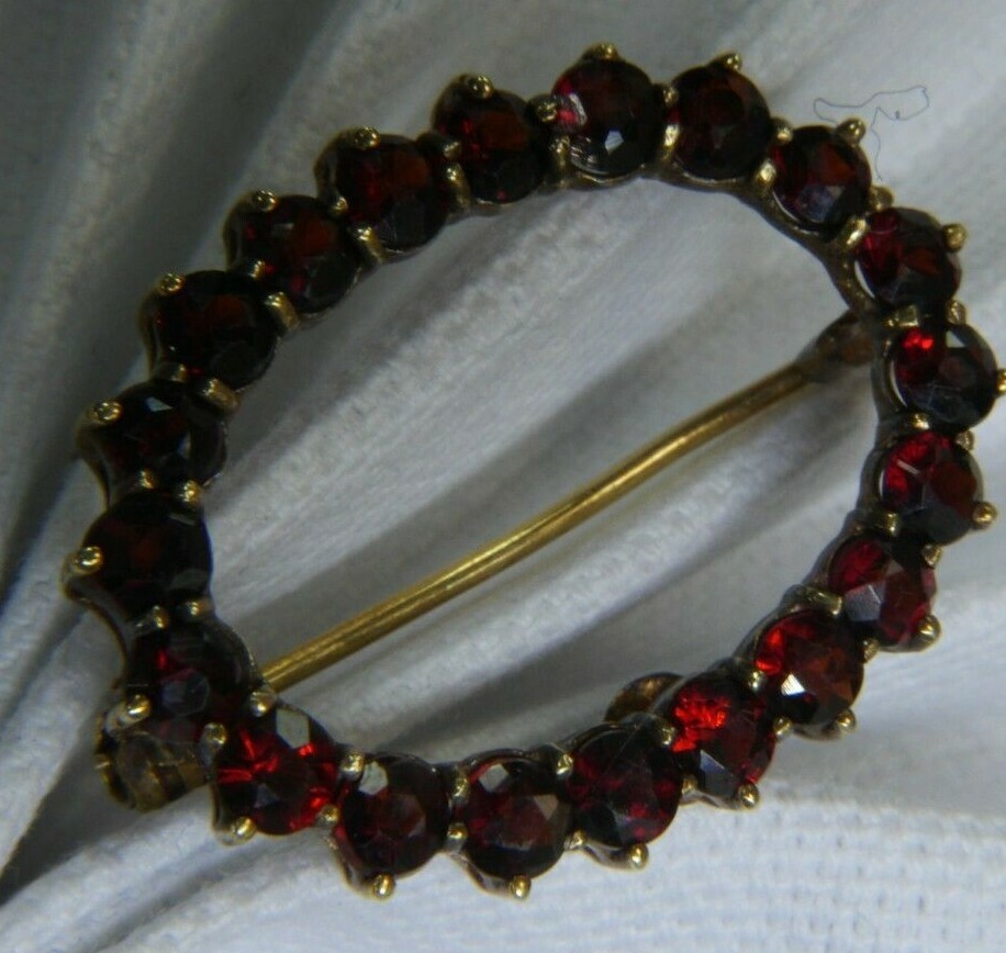 14k Yellow Gold 1 1/4″ x 7/8″ Garnet 3.5 mm x 20 Vintage BROOCH pin BROACH