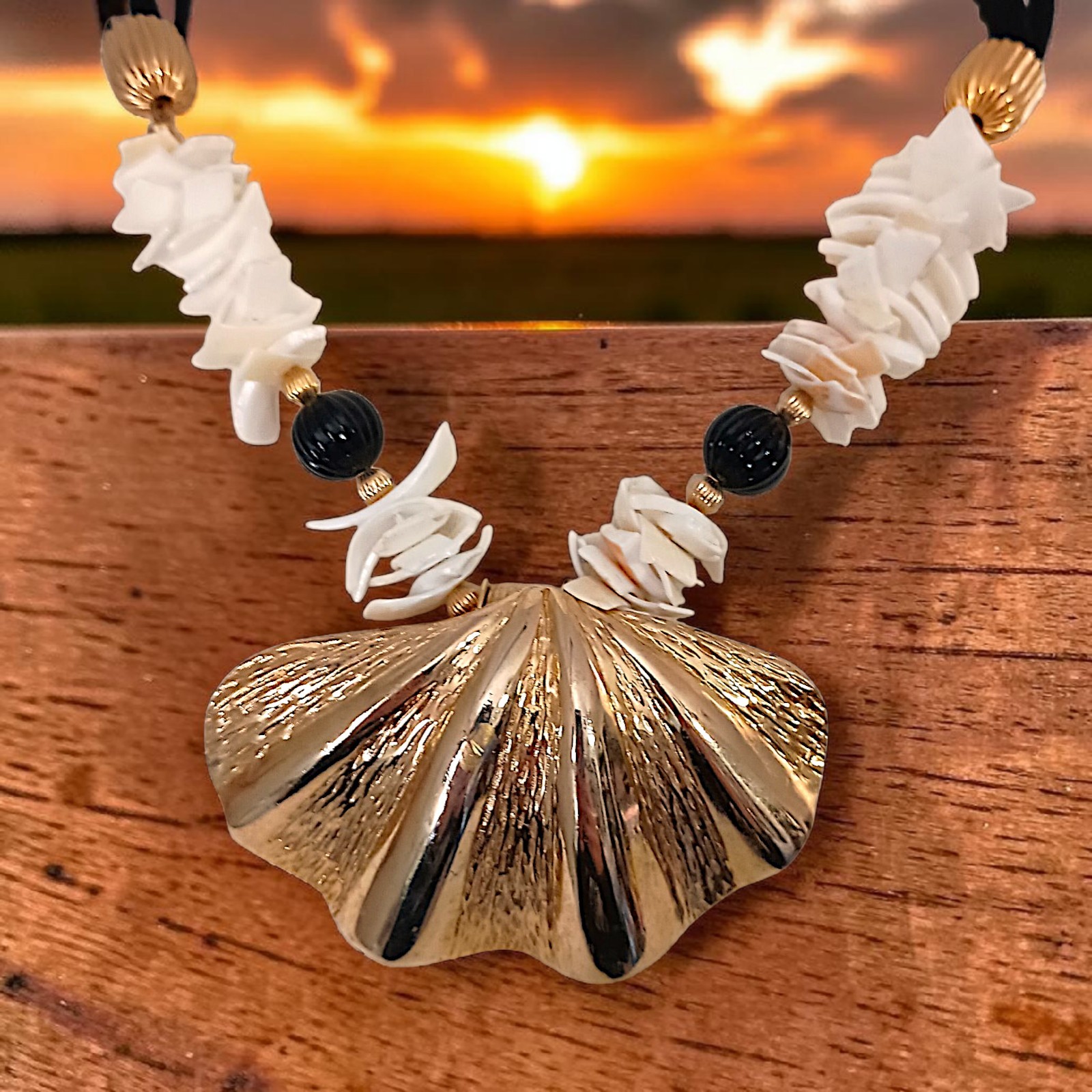Gay Boyer Scallop Shell Necklace Vintage Corded Chunky Maximalist Coastal Beachy