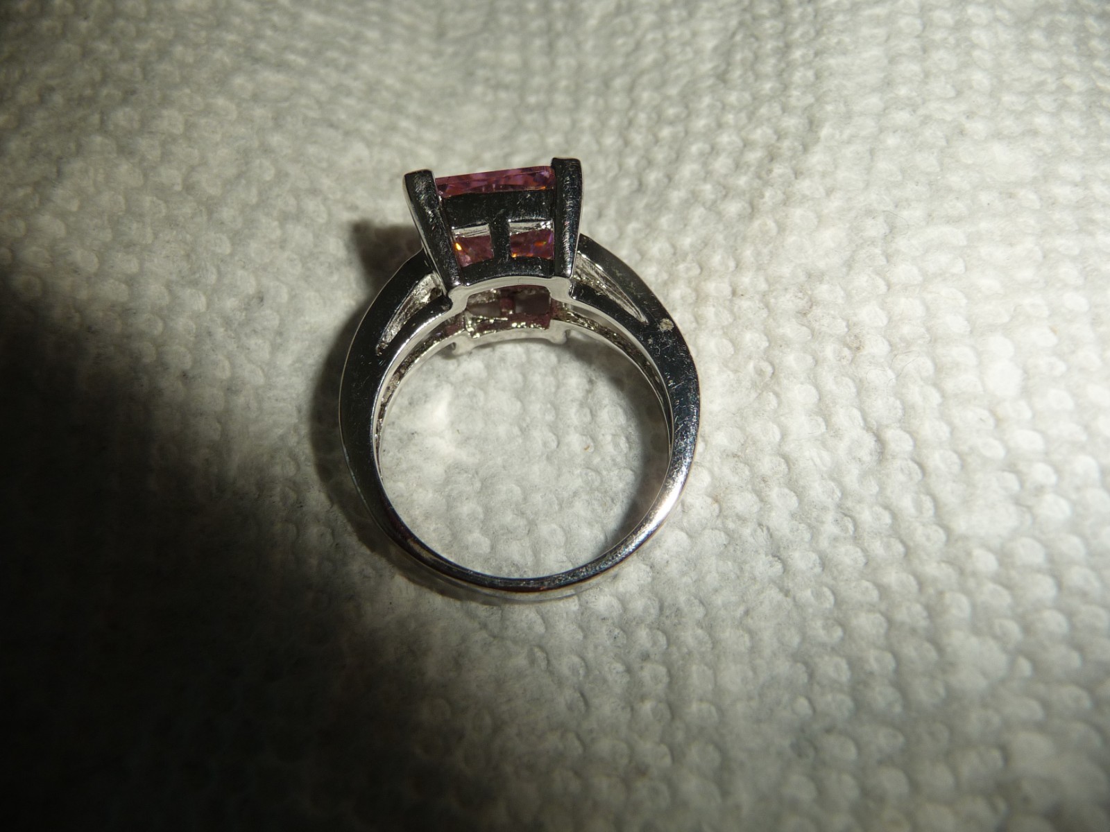 PINK SQUARE CENTER STONE W FAUX DIAMOND SILVER TONE Sz 6 3/4 RING #19/19/3