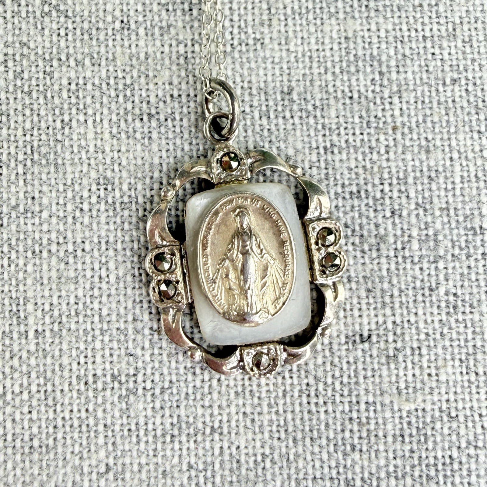 Vintage THEDA Sterling Silver Virgin Mary Miraculous Medal Pendant Necklace