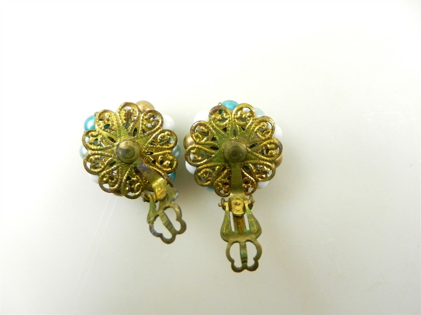 Vtg Double Strand Necklace w/Earrings Teal/White/Gold Japan 1960’s Clip-on S04B