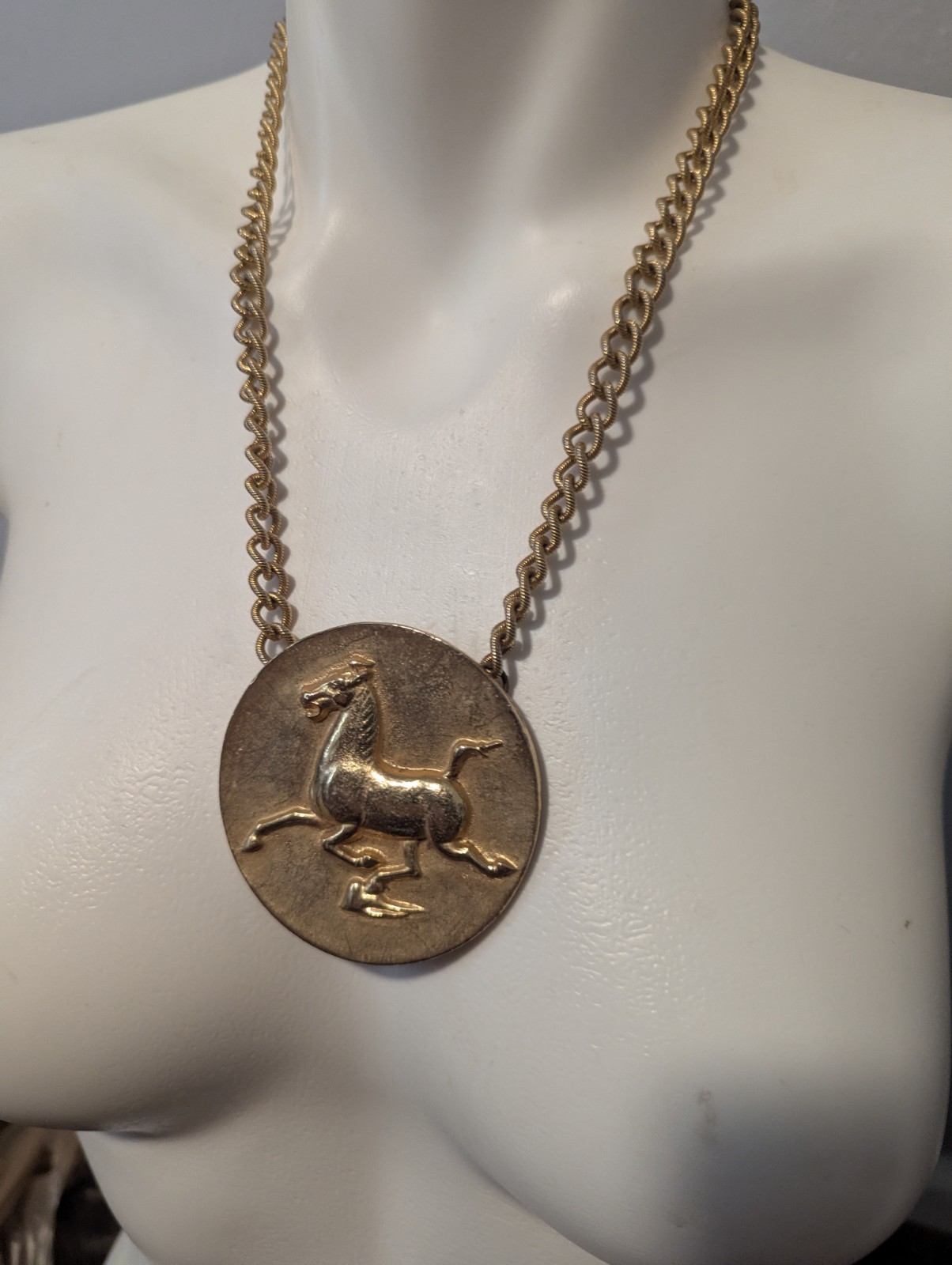 Vintage 1974 Alva Museum Replicas “Flying Horse of Kansu” Medallion Necklace