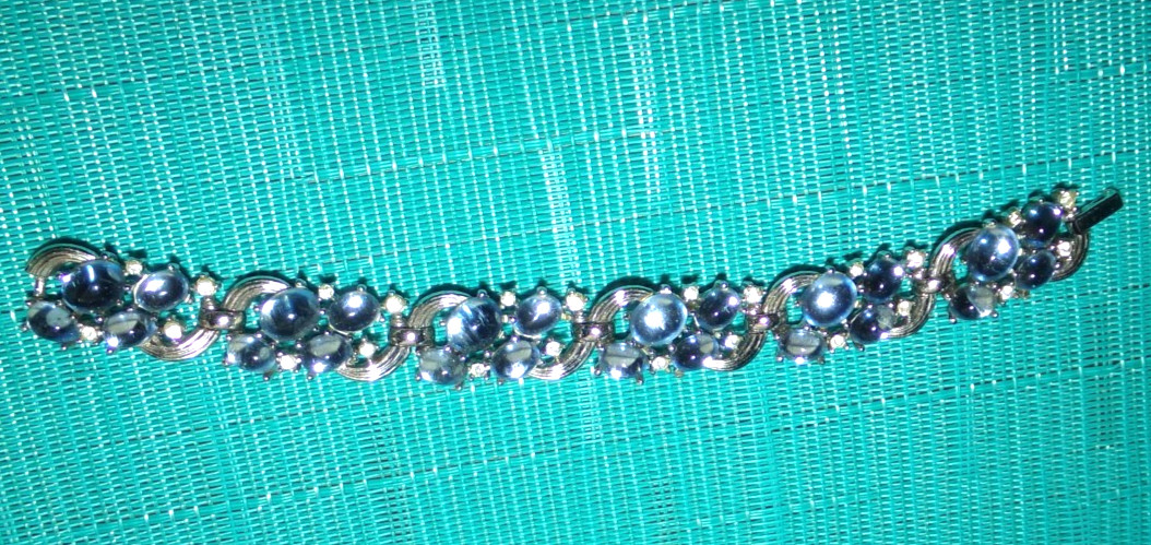 (RARELY USED)—signed CROWN TRIFARI moonstone type bracelet-OMG!!