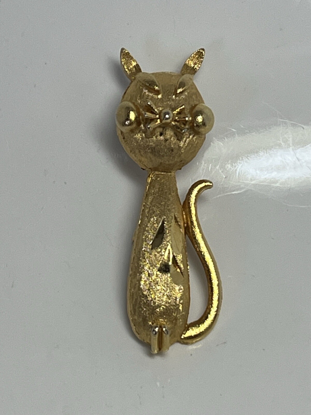 Vintage MAMSELLE Gold-Colored Metal CAT PIN