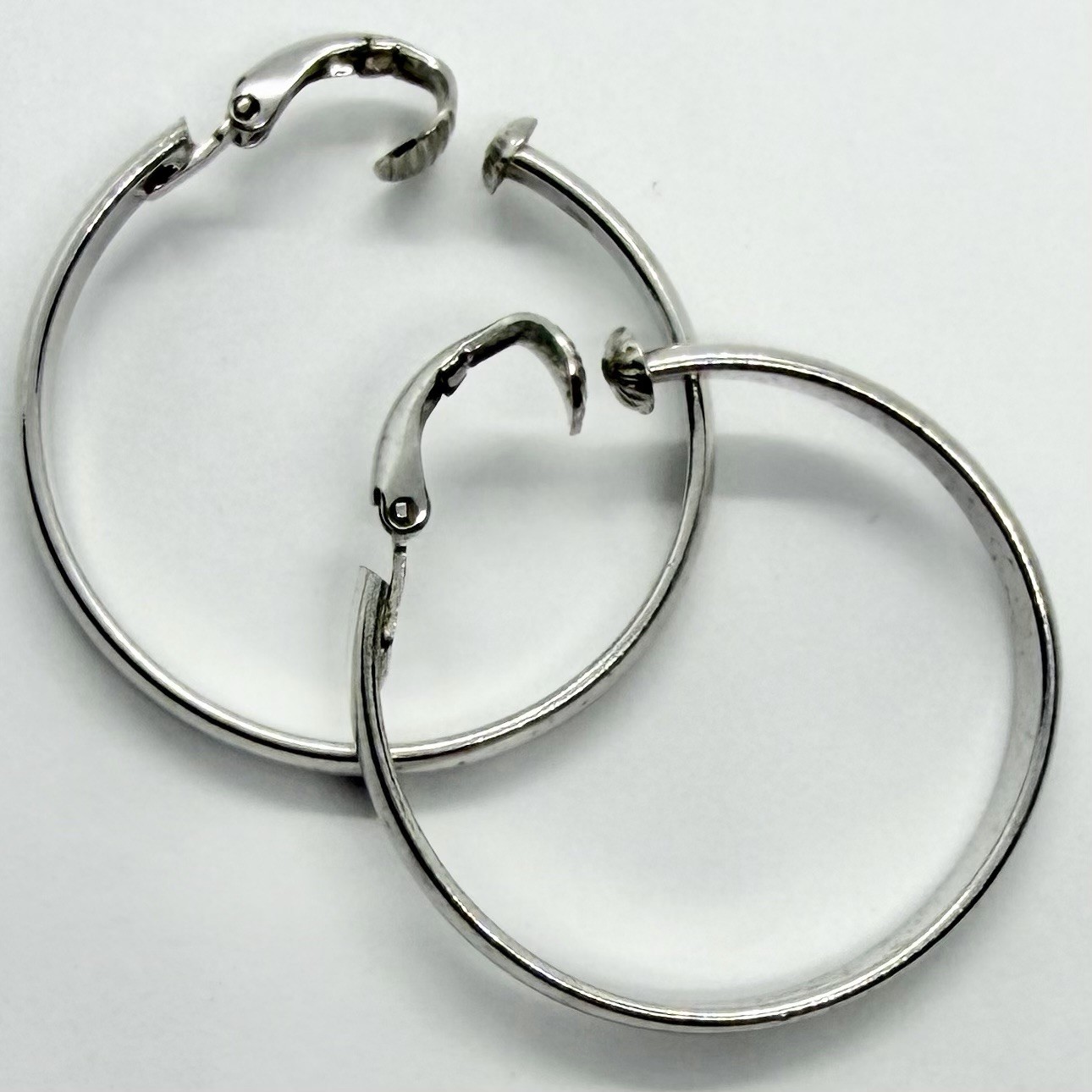 Vtg Large Classic Silvertone Hoop Earrings Clip Full Round Flat Drop Dangle Bold