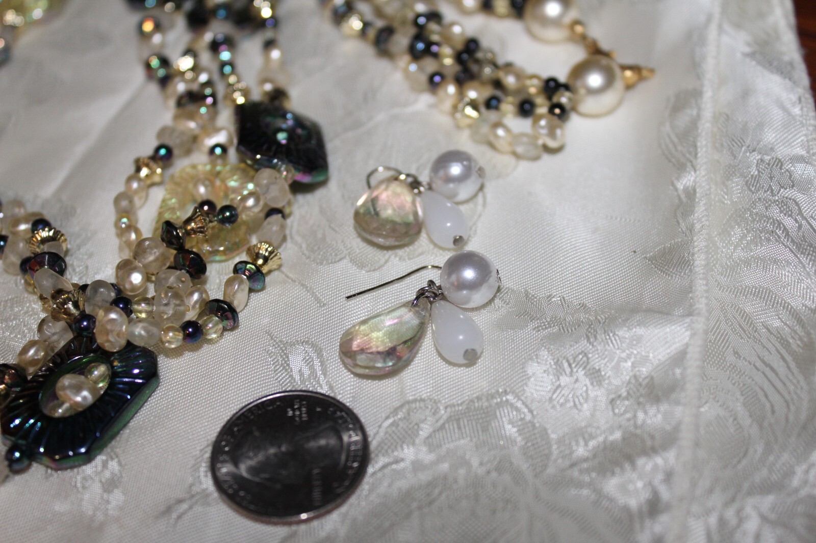 VTG 4 STRAND FAUX PEARL AND AB BEAD NECKLACE+HOOK DANGLE EARRINGS STUNNING