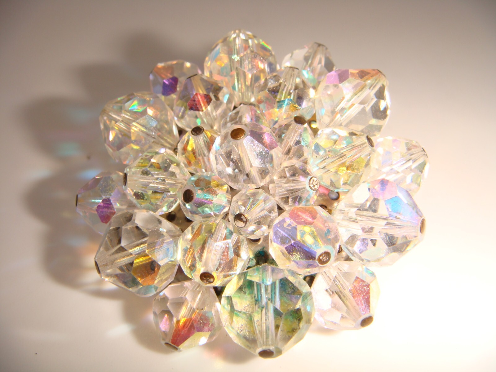 VINTAGE AURORA BOREALIS BEAD CLUSTER ROUND PIN BROOCH ESTATE
