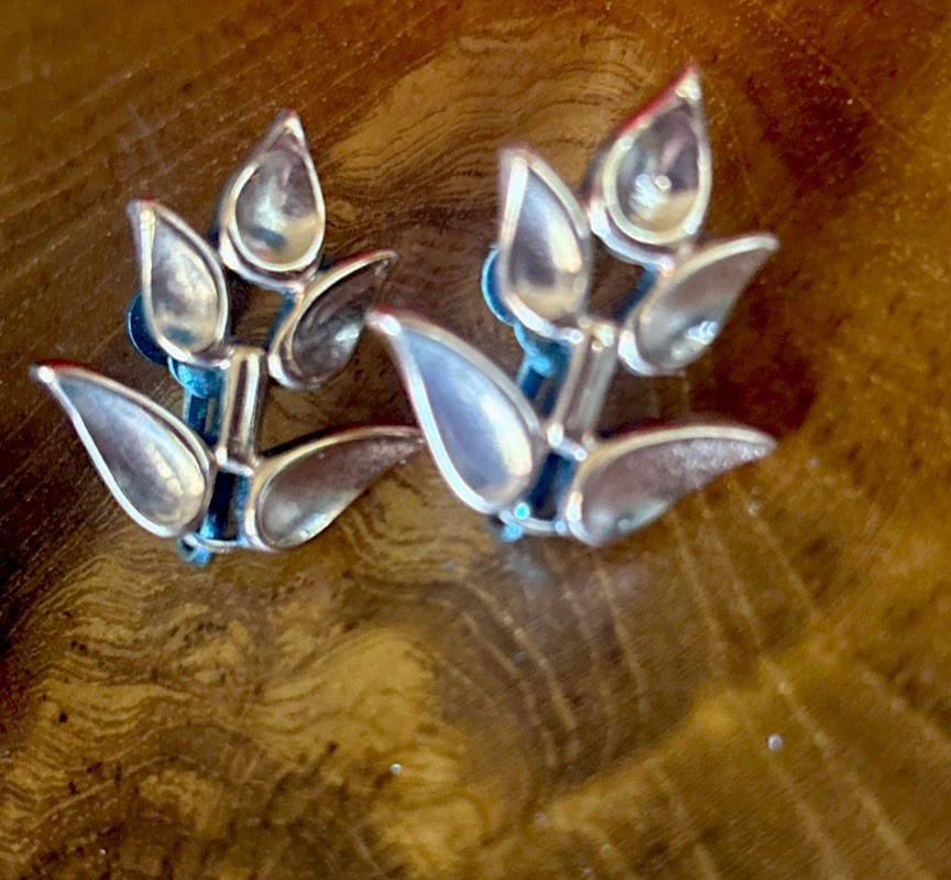 2 Pairs Vintage Matisse Renoir Copper Flower Earrings 1.5″ Screwback
