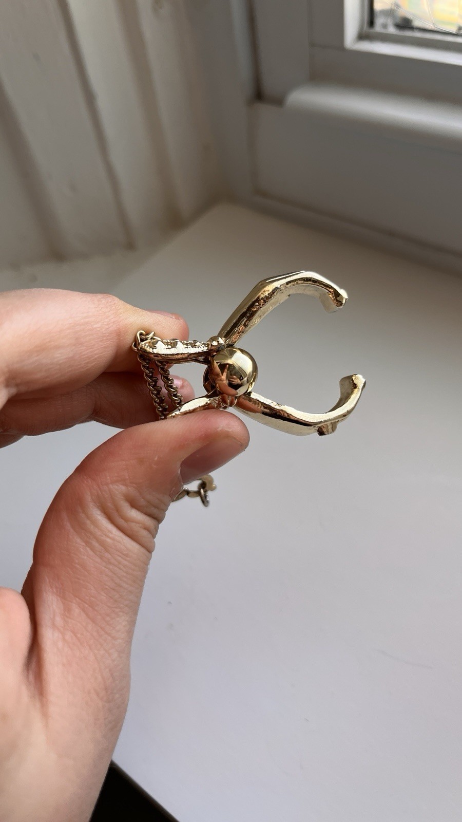 Vtg 1950s Gold Tone Mechanical Hand Glove Clip Purse Charm Holder Clasp MCM